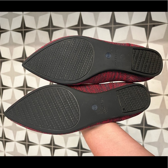 Size 8 Rothys Flats - Picture 6 of 7
